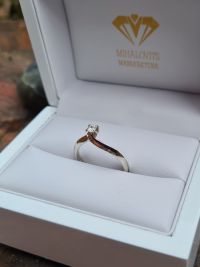 annas gold ring