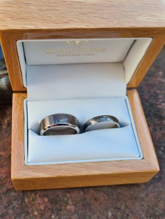 beata es akos damascus wedding rings