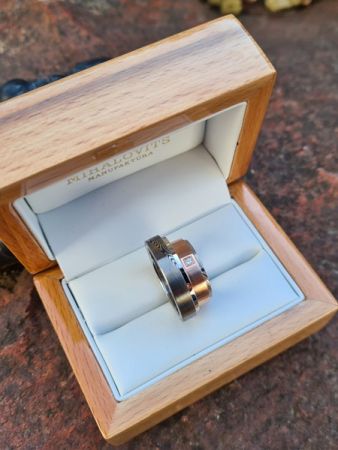 livia and tamas damascus wedding rings