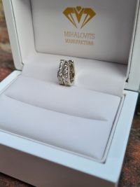 monikas gold earring