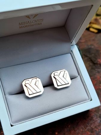 krisztian whitegold button
