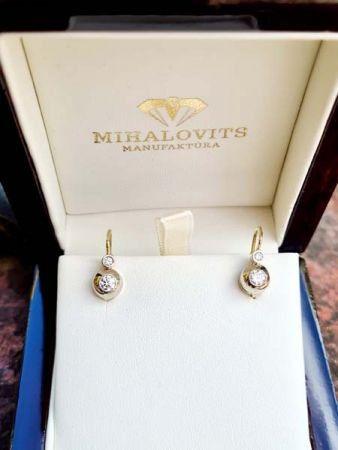 button earrings