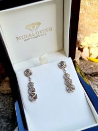 felauf rose earrings