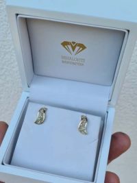 gold earring flower