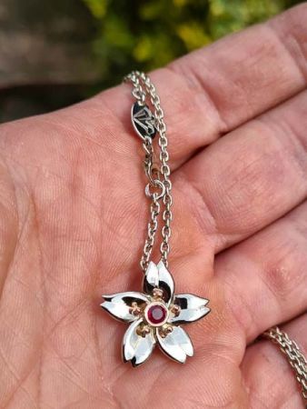 hanna japanese gold pendant