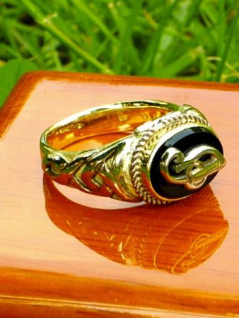 pecsetgyuru onixxal es ratet monogrammal 