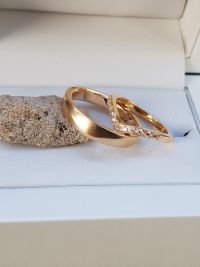anett es adrian gold wedding ring