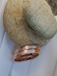 nikolett and csaba rosegold wedding ring